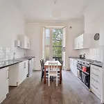Georgian Shared House No\'64 - By Clifton Short Lets